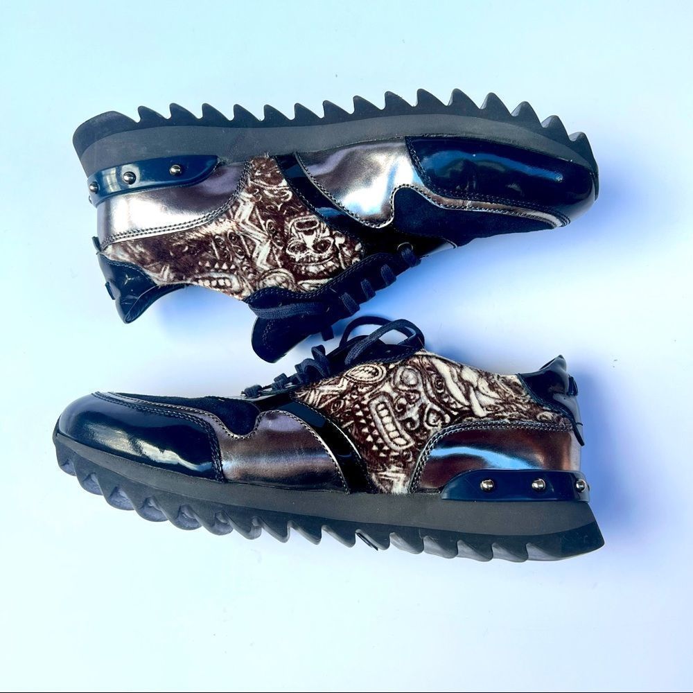 AGL Women’s Navy & Chrome Leather & Suede Tiki Print Sneakers Size 41.5 NEW